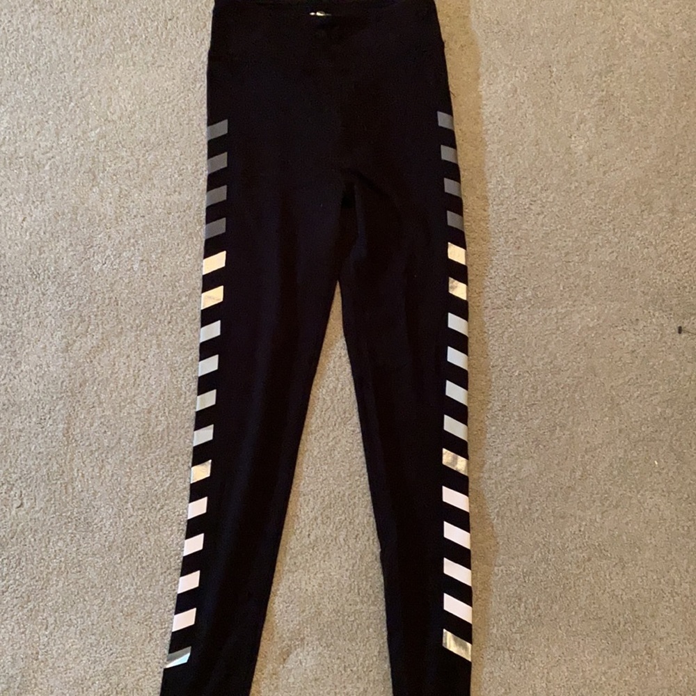 High Rise Yoga Legging - Picture 2 of 3